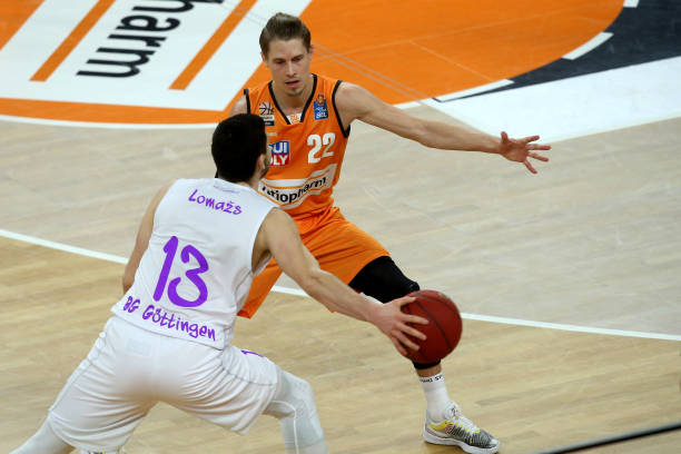 然距离个人 然距离个人