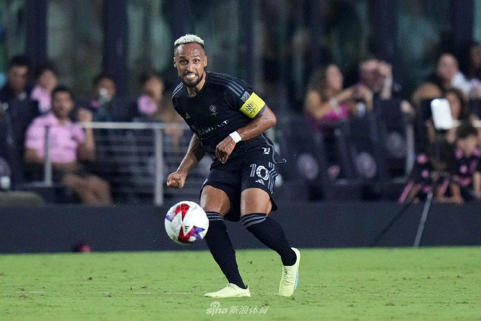 包括丰厚的 包括丰厚的