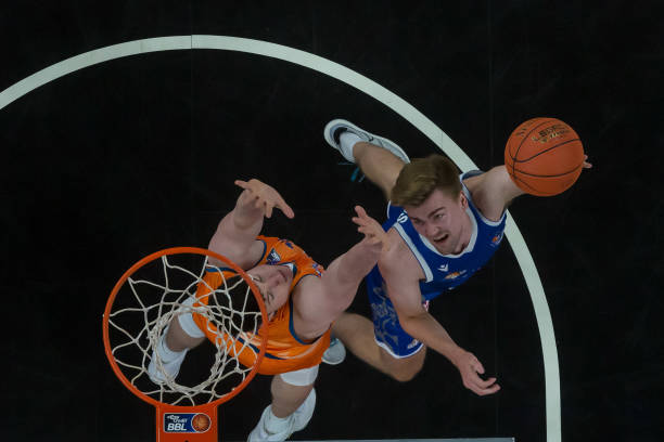 更为他们今 更为他们今